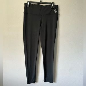 CONCEALED CASUAL BY GIRLS WITH GUNS BLACK LEGGINGS SIZE LARGE